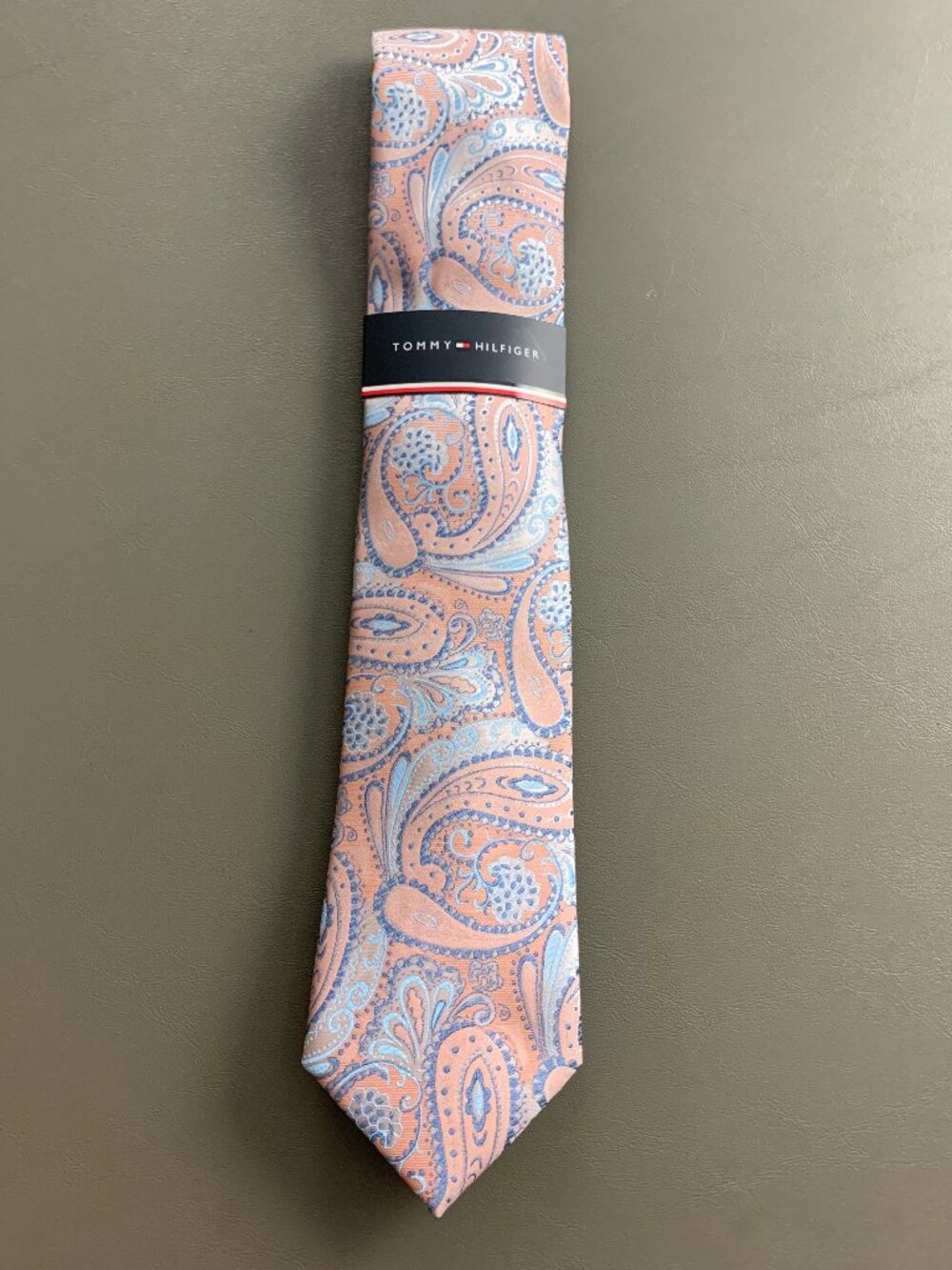 Tommy Hilfiger Men's 3.25'' Silk Blend Neck Tie, Orange Blue Paisley, One Size